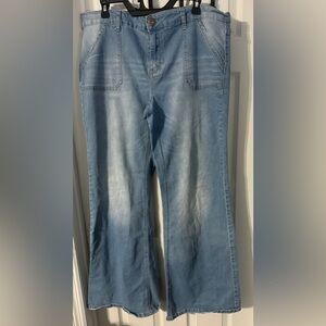 Spoon Jeans 19 plus size/35” tall wide leg jeans plus size light blue big pocket